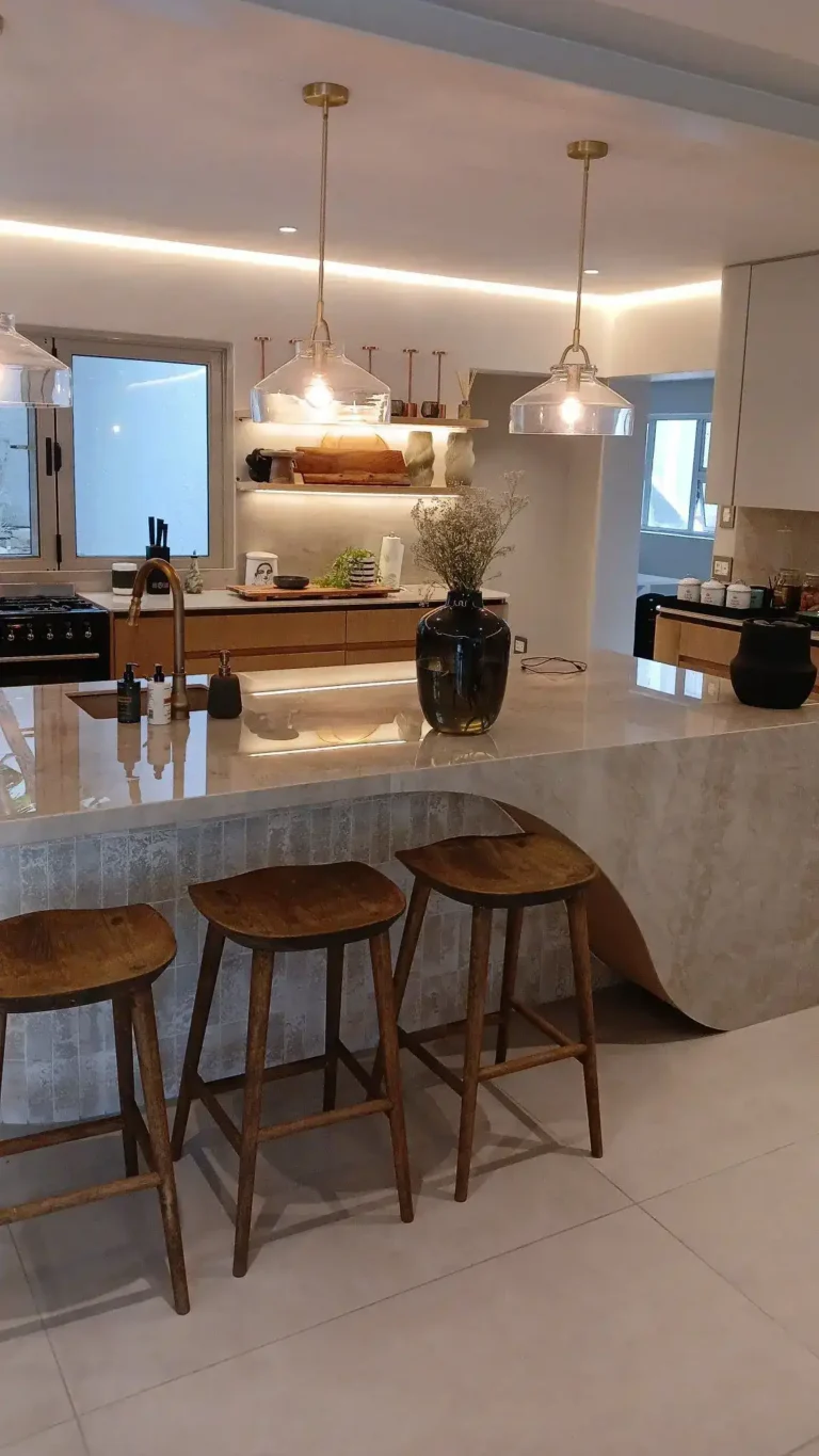 Natural Warmth: Linksfield Kitchen with Oak Veneer and Jax Wax Finishes Kitchen %customfield(mgp_finish)% at %customfield(mgp_location)% Natural Warmth: Linksfield Kitchen with Oak Veneer and Jax Wax Finishes Kitchen %customfield(mgp_finish)% at %customfield(mgp_location)%